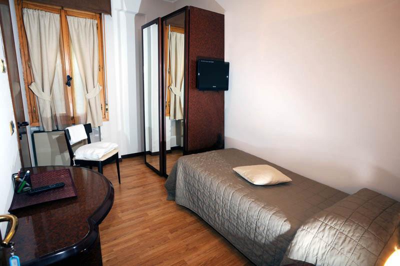 Hotel Drake Maranello Pokoj fotografie